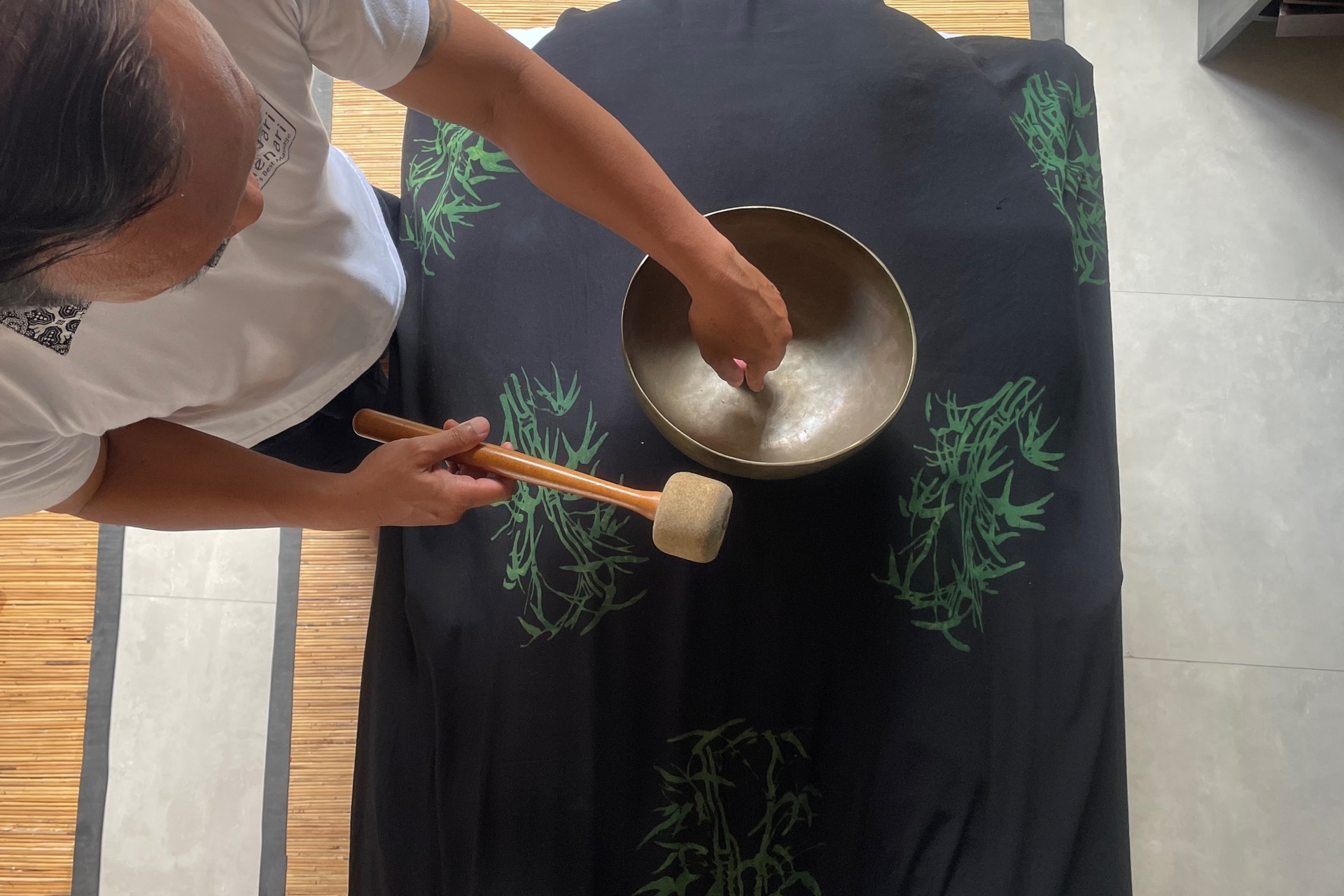 Serenading Singing Bowl