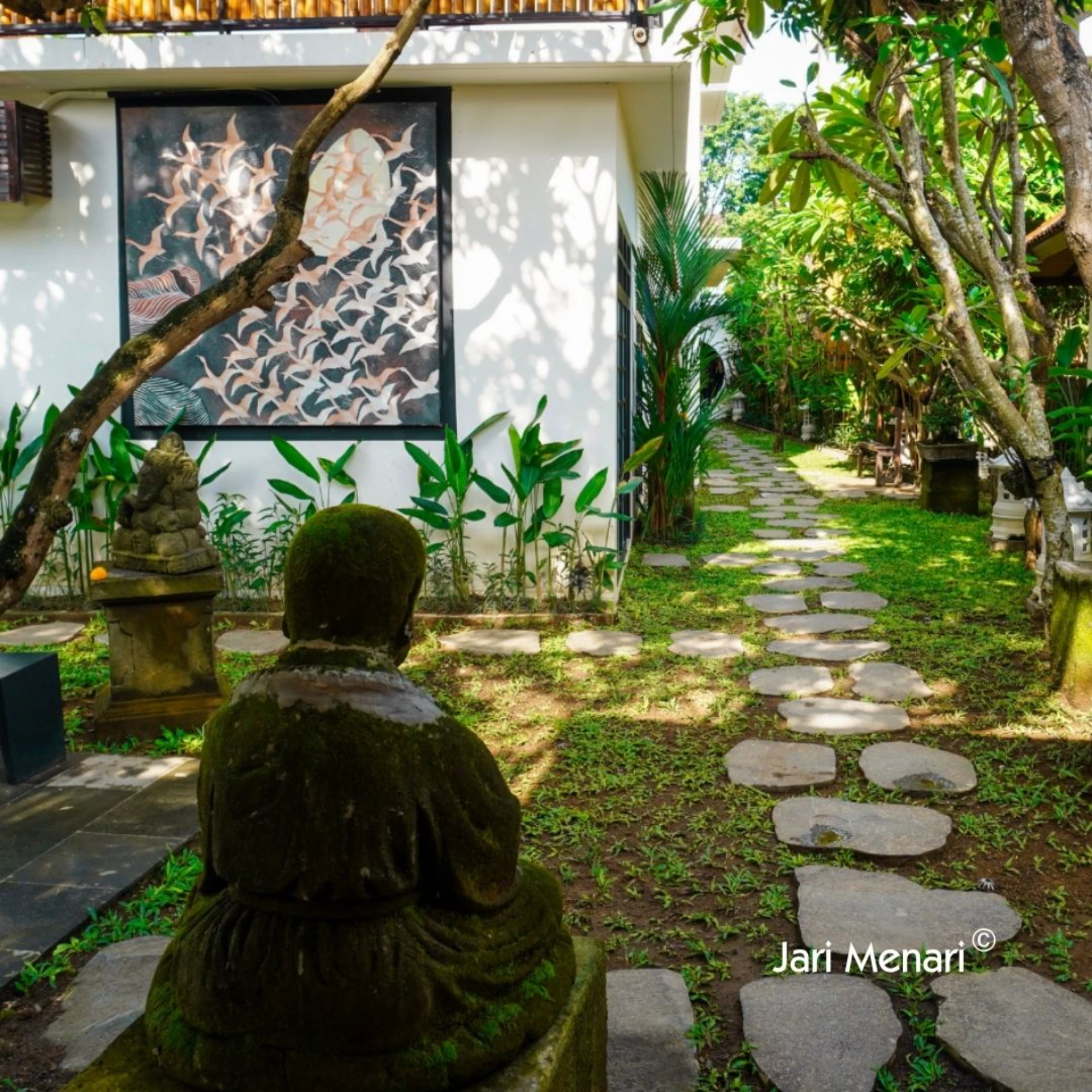 Ambiance of Jari Menari